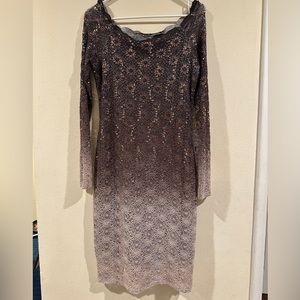 Off shoulder sequin dress. Great for Date nights and party. Medium size